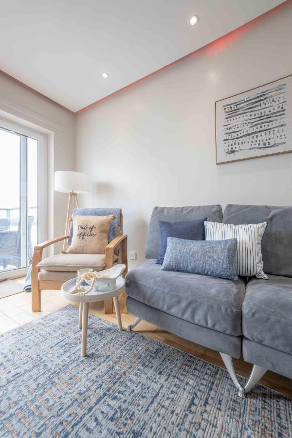 Harbour View - Fantastic Sea Views Over Harbour Apartment *